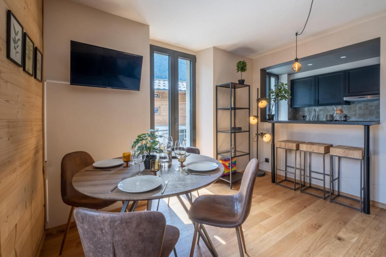 Newly Renovated Apartment With Mont Blanc View Chamonix Exterior photo
